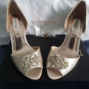 Badgley Mischka Size 9 peep toe heel